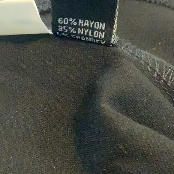 Lynn Ritchie Silver- Black L/S Knit Top- V Cut Out Neck With Silver Grommets-XS - Picture 10 of 10